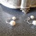 Auskarai su dirbtiniais perlais