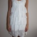 Balta Only suknelė su nėrinukais ir klostėmis