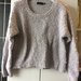 Šviesus moteriškas megztinis
