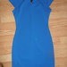 Mėlyna prigludusi suknelė trumpom rankovėm
