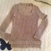 smėlio spalvos gražus megztinis