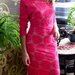 Ryškiai rožinė nėrinių suknelė