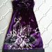 Violetinė suknelė su gėlės motyvais