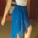 Ryškiai mėlynas trumpas sijonas
