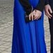 Mėlyna, ilga suknelė