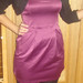 purpurinė suknelė
