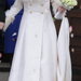Vestuvinis paltas, suknelė ir batai