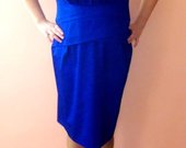 Vidutinio ilgumo mėlyna suknelė