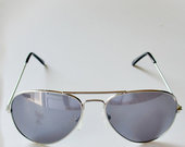 Aviatoriaus stiliaus akiniai nuo saulės