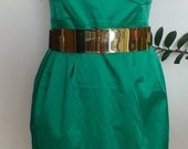 Nauja ryškiai žalia suknelė.