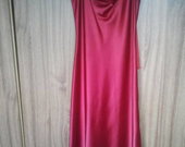 Raudona proginė ilga suknelė L dydis