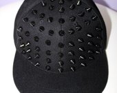 full cap kepure su kniedem juoda