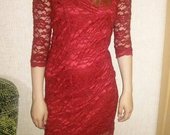 Raudona aptemta suknelė 