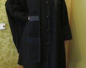Juodas moteriškas paltas