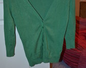 Žalias užsagstomas megztinukas