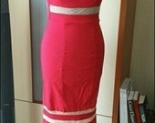 Graži raudona suknelė