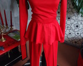 raudonas kostiumelis