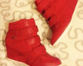 Raudoni ICU batai