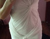Balta graži suknelė