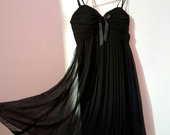 Nat šilko juoda proginė suknelė