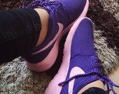 Purple Nike roshe run