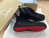 Christian Louboutin kedukai