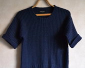 Mėlynas megztinis trumpomis rankovėmis
