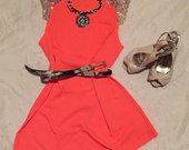 Oranžinė lengva trumpa suknelė
