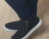 Pavasariniai juodi batai