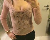 Daius rožinis megztinukas