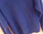 mėlynas megztas megztinis