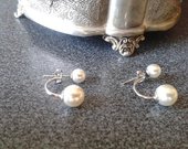 Auskarai su dirbtiniais perlais