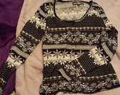 Margos spalvos megztinis