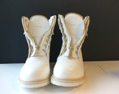 Balti laisvalaikio batai