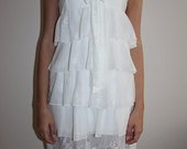 Balta Only suknelė su nėrinukais ir klostėmis
