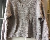 Šviesus moteriškas megztinis