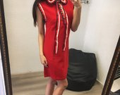 Red prabangi suknele
