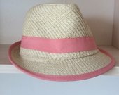 Lengva vasarinė skrybėlė