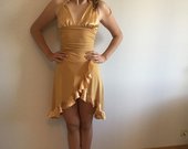 Auksinės spalvos vakarinė suknelė