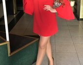 Įspūdinga raudona suknelė