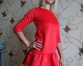 raudona nauja suknele