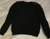 Juodas laisvalaikio megztinis