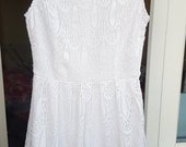 Balta trumpa suknelė