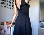 juoda H&M suknelė atvira nugara
