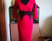 Raudona šventinė suknelė