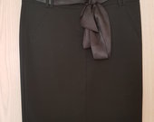 Juodos spalvos sijonas su kaspinu 