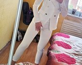 Elegantiškas baltas kostiumėlis