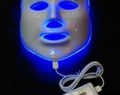 LED šviesos terapijos veido kaukė