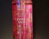 VICTORIA'S SECRET KŪNO DULKSNA "CASHMERE SNOW"
