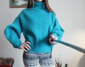 Ciklamenų spalvos megztinis